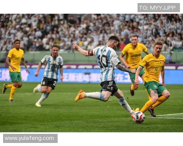 马丁内斯:从足球场上的传奇到生活中的智慧导师