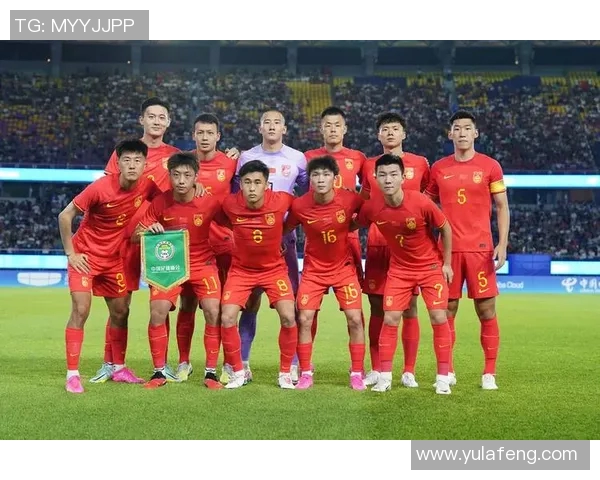 中国男足与印度队对决球票热销引发球迷关注与期待